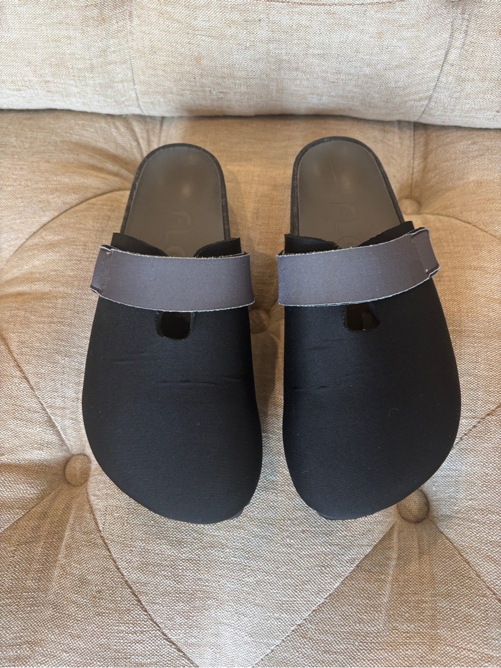FLEKS Slides Recovery sandals as seen on Ophra's Favorite Things! EXCELLENT!